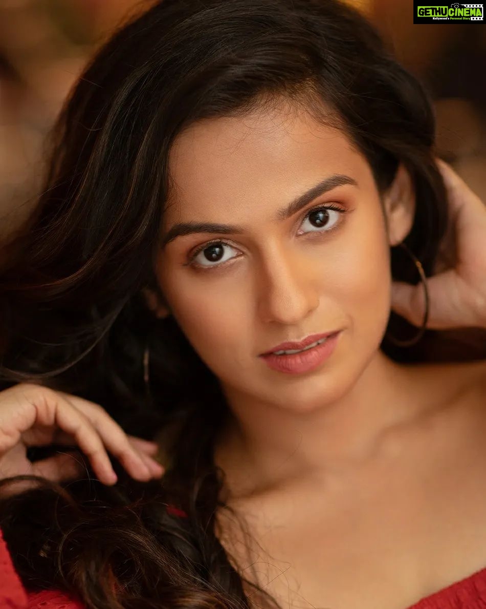 Shivani Baokar Instagram - Eyes hold conversation ❣️ Captured by @milindshirke MUA and styling @makeupbyberdesaurabh Location credits @the.tipsytiger Outfit @howwhenwearclothing #eyes #beauty #love #beautiful #fashion #instagood #photooftheday #model #cute #style #hair #makeup #girl #pretty #smile #me #lashes #girls #lips #photography #stylish #art #outfit #dress #nails #styles #shoes #pink #eyeshadow #portrait