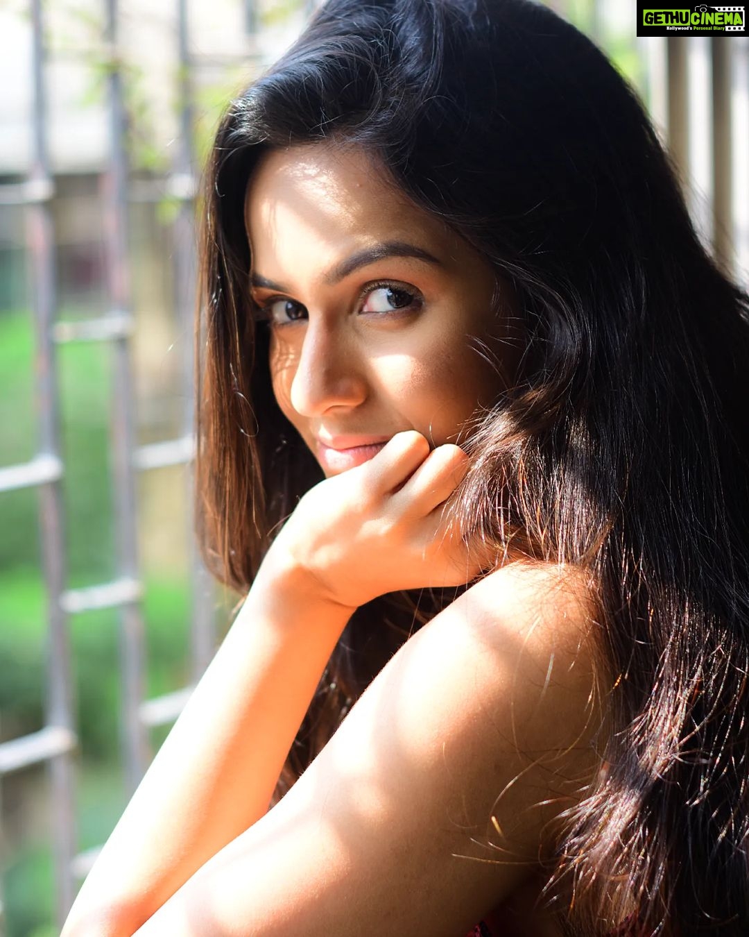 Shivani Baokar Instagram - Lights will guide you home π #takealeap #life #love #instagood #instagram #happy #like #follow #lifestyle #photography #motivation #photooftheday #art #smile #bhfyp #nature #beautiful #quotes #style #instadaily #inspiration #me #photo #picoftheday #fashion #happiness #myself #cute #beauty PC @riteshnikamphotography Home :)