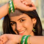 Shivani Baokar Instagram - आजचा रंग सांगा पाहू 🙃 आजचा रंग हिरवा हिरवा रंग निसर्गाची ओळख समृध्दीचं प्रतीक....हिरवा म्हणजे लावण्य..... #रंग #हिरवा PC @riteshnikamphotography
