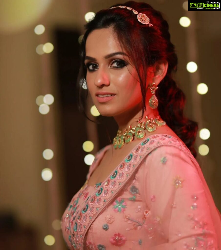Shivani Baokar Instagram - Festival season bridal vibes ❣️ @thevinodsarode @mangalyamflims