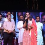 Shivani Baokar Instagram - 𝐋𝐀𝐓𝐄 𝐏𝐎𝐒𝐓: श्री. अभिषेक घोसाळकर आणि परिवार आयोजित “द रिवर फेस्टिवल २०२२“ ला मला आमंत्रित केल्याबद्दल विनय सर तुमचे खूप खूप आभार. अतिशय उत्तम संयोजन आणि बहारदार कार्यक्रम. या प्रसंगी माननीय श्री आदित्यजी ठाकरे तसेच गायिका वैशाली सामंत यांना भेटण्याचा योग आला. @adityathackeray @abhishek_vinod_ghosalkar @vinaysir @theriverfestival #TheRiverFestival #Dahisar #ShivaniBaokar #AdityaThackeray #AbhishekGhosalkar #event