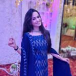 Shivani Baokar Instagram – आजचा रंग 🐦

#रंग #निळा
PC @krishshenoy