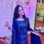 Shivani Baokar Instagram - आजचा रंग 🐦 #रंग #निळा PC @krishshenoy
