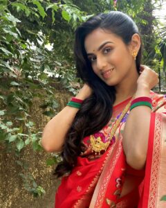 Shivani Baokar Instagram - दिवस दुसरा ❤️

#रंग #लाल