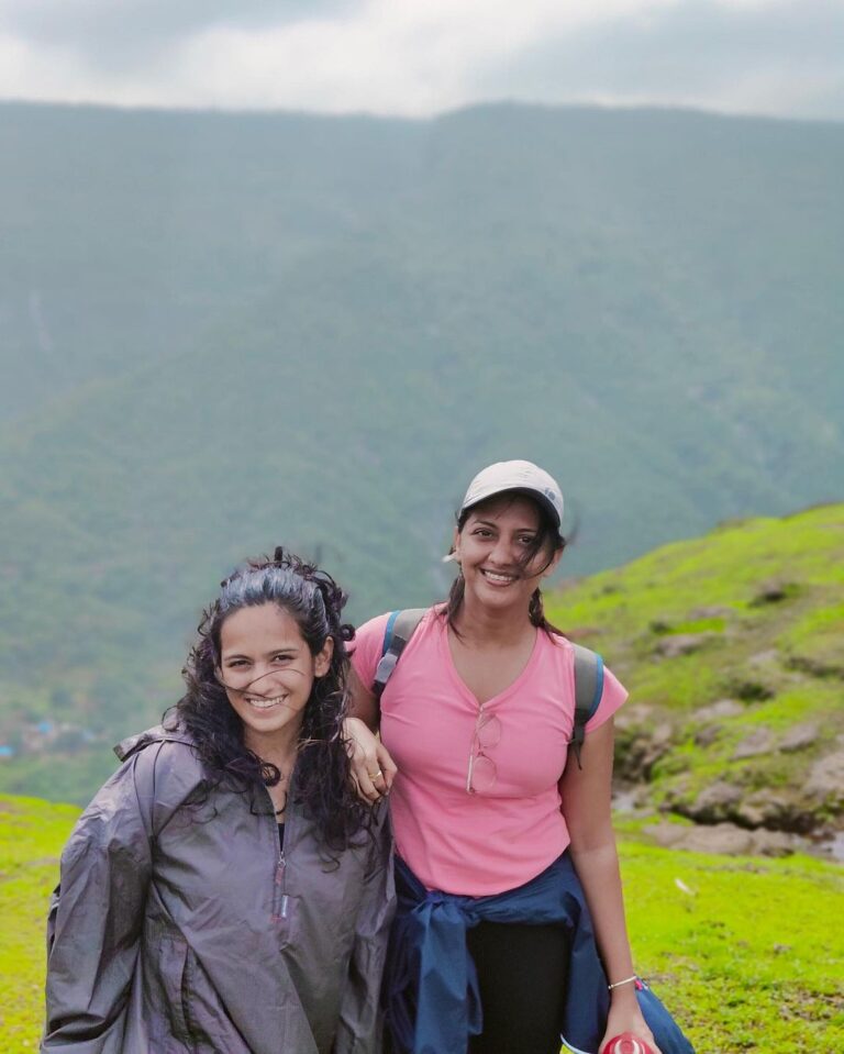 Shivani Baokar Instagram - Into the wild, with my partner in crime. #HappyLife #trektogarbettplateau #treksinmaharashtra P.S. @vagabondexperiences it was an awesome and a complete secure experience with you🙌