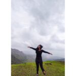 Shivani Baokar Instagram - ..how about losing yourself to find yourself? 🍃 #trektogarbettplateau #maharashtratourism #maharashtra_ig #loveyourself #loveyourbody Garbett Plateau