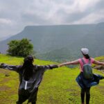 Shivani Baokar Instagram - ..how about losing yourself to find yourself? 🍃 #trektogarbettplateau #maharashtratourism #maharashtra_ig #loveyourself #loveyourbody Garbett Plateau