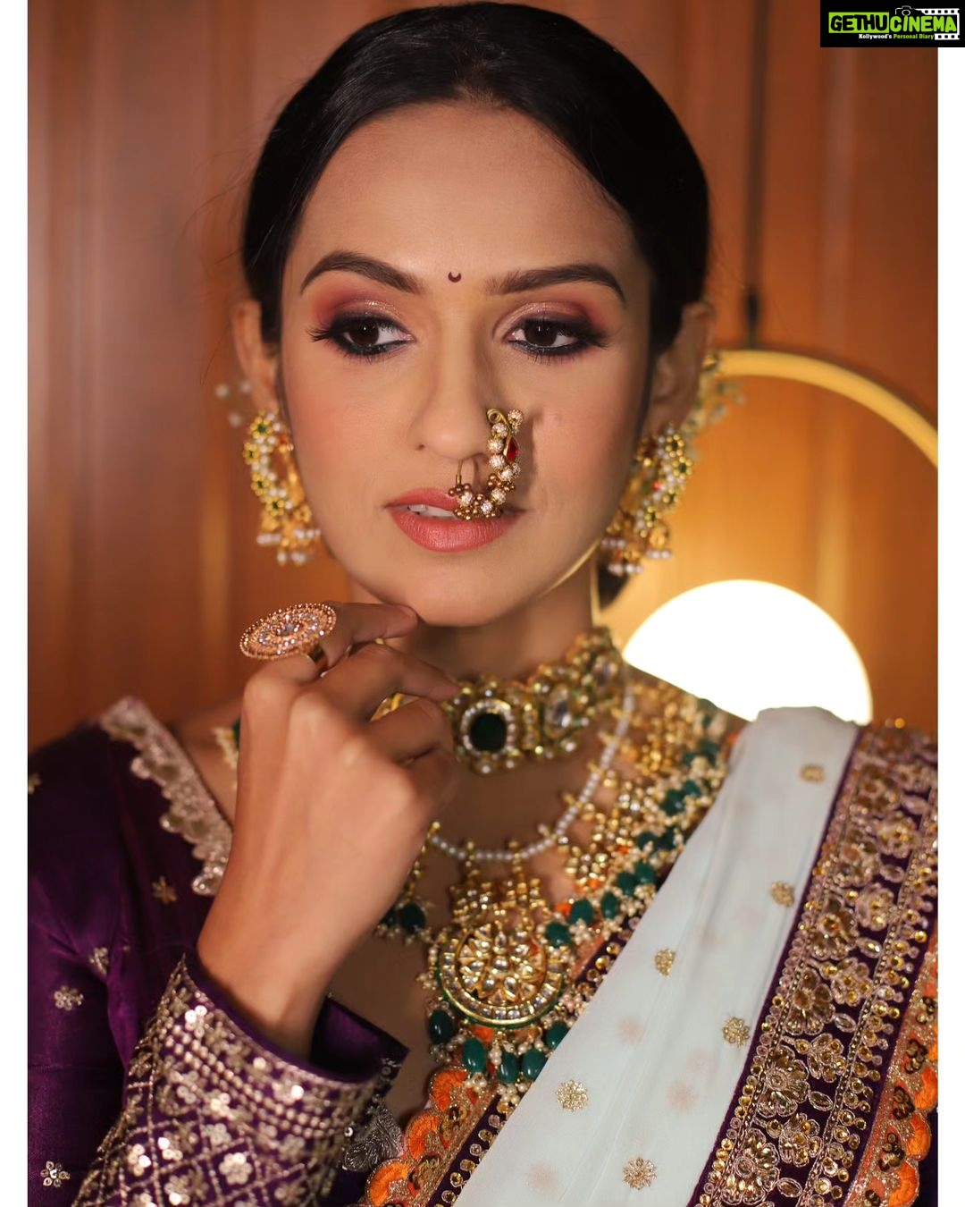 Shivani Baokar Instagram - पारंपरिक ✨ Makeup & hair - @makeupbyberdesaurabh Photographer- @kunal_mohite_photography Styling - @makeupbyberdesaurabh @style_by_pradnyaaaaa__ Designer - @rashmi.s_the_rental_boutique Jewellery - @jizajewellerystudio Nath & hair accessories - @morpankh_jwells Location - @setsinthecity.in Shoot managed - @style_by_pradnyaaaaa__ Sets in the City