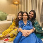 Shivshakti Sachdev Instagram - Hum sabki taraf se Happy Diwali 🪔 #diwali #india #indianwear #family #celebration #festivals #diya #celebrate Outfit @shopmulmul