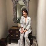 Shivshakti Sachdev Instagram - This chapter of life really feels good✨🧿 Styled by @vailanciaaa Assisted by @gee_kedrama Outfit and bag by @semesstafashion Accessories by @mozaati Heels by @thealter.in Makeup - @makeupbydimpleramsay Hair - @glitz_n_blush #ootd #outfit #outfitinspo #love #outfitinspiration #outfitoftheday #just #night #nykaabeautybook #grateful #blessed #happy Mahalakshmi Race Course, Mumbai