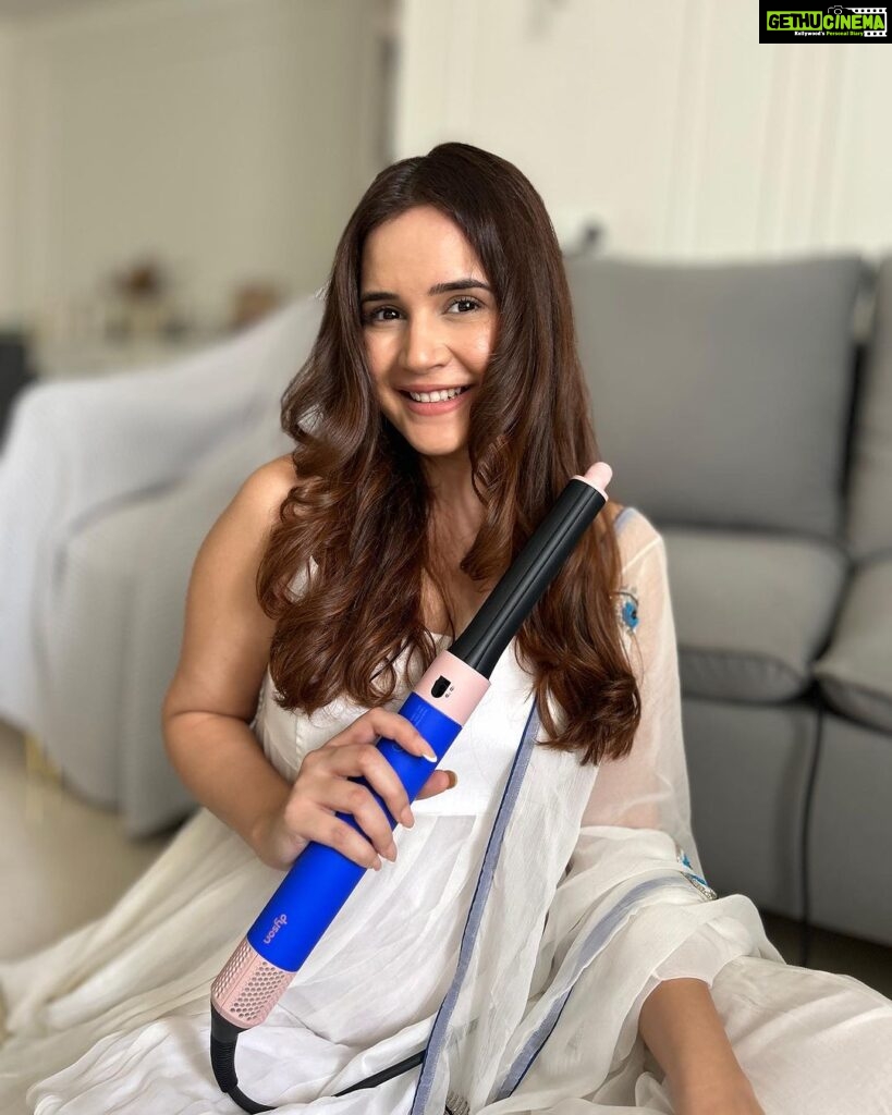 Shivshakti Sachdev Instagram - Ready to embrace Diwali in style? Let me introduce you to the Dyson Airwrap in the special edition Blue Blush shade - your ultimate solution for achieving salon-quality, flawless hair right in the cozy confines of your home, all while ensuring zero heat damage!✨ #DysonHair #DysonAirwrap #DysonIndia #dysonfestivestyling #hair #haircare #haircaretips #hairstyling #safe #gifted Mumbai - मुंबई