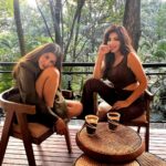 Shonali Nagrani Instagram - The perfect blend :) @thirdwavecoffeeindia .. #ad #coffeelovers @karishmakotak26 @shyammehta #gigglesandsmiles #coffee #coffeelover #thirdwavecoffee #girlfriends #besties❤️ #ad
