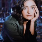 Shraddha Dangar Instagram – 📸 @kathanadhyaru
Makeup and hair @simmymakwana
Styled by @styledbypreksha