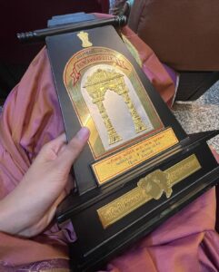 Shraddha Dangar Instagram - Gujarat state film awards 🤍
#hellaro
Even after more than 3 years, we're still getting showered with appreciation! It's all thanks to the hard work and hustle of every single person of our team. And let's not forget those heroes who were hustling behind the scenes. Their sweat and effort are still paying off. I'm grateful for my incredible team. They rock! 🤌🏻🤍