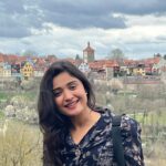 Shraddha Dangar Instagram - Kya bolti hai public!!? How much filmy is too much filmy!!!? Shahrukh khan ko tag kar du kya!!? Rothenburg, Germany
