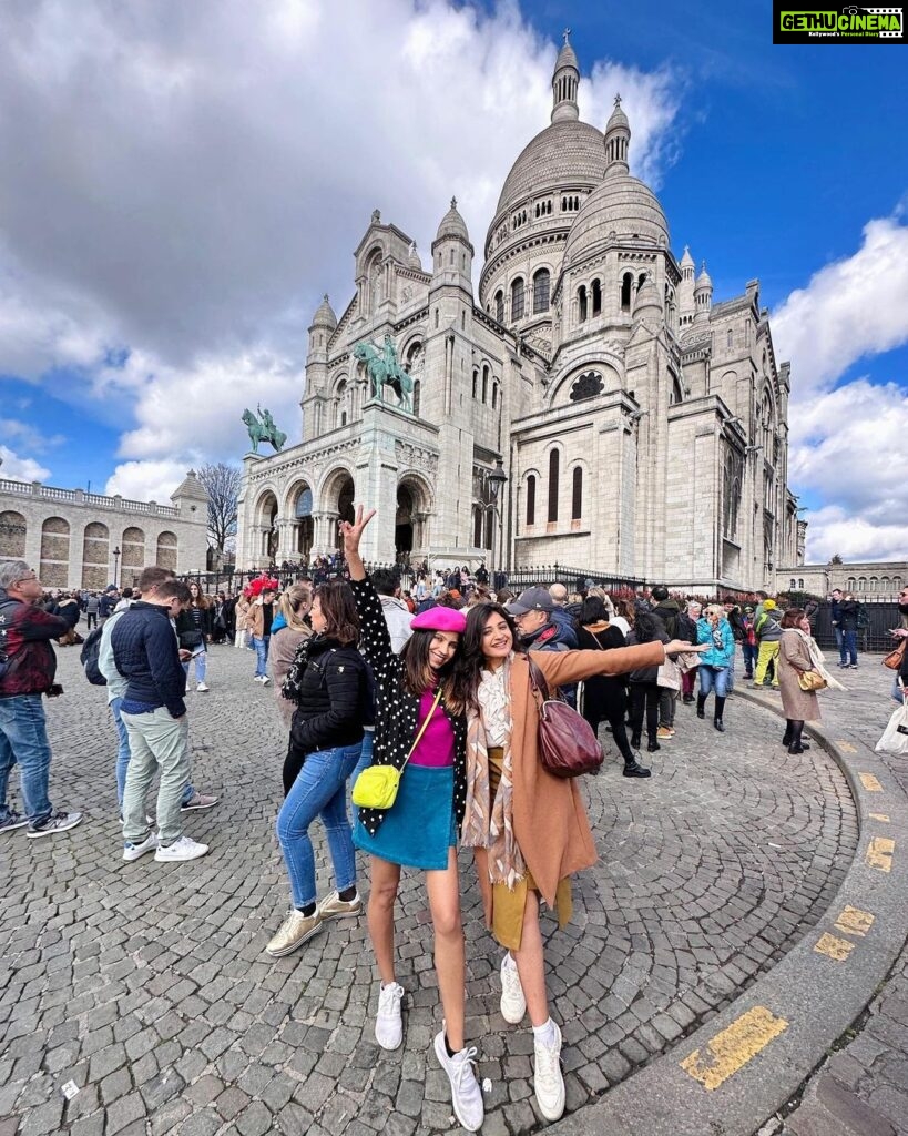 Shraddha Dangar Instagram - Living the dream trip! 💕🇫🇷 Sacre Coeur - La Basilique du Sacré Cœur de Montmartre