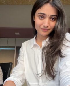 Shraddha Dangar Instagram - SunDAY🤍🤌🏻