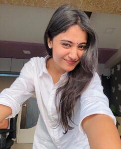 Shraddha Dangar Instagram - SunDAY🤍🤌🏻