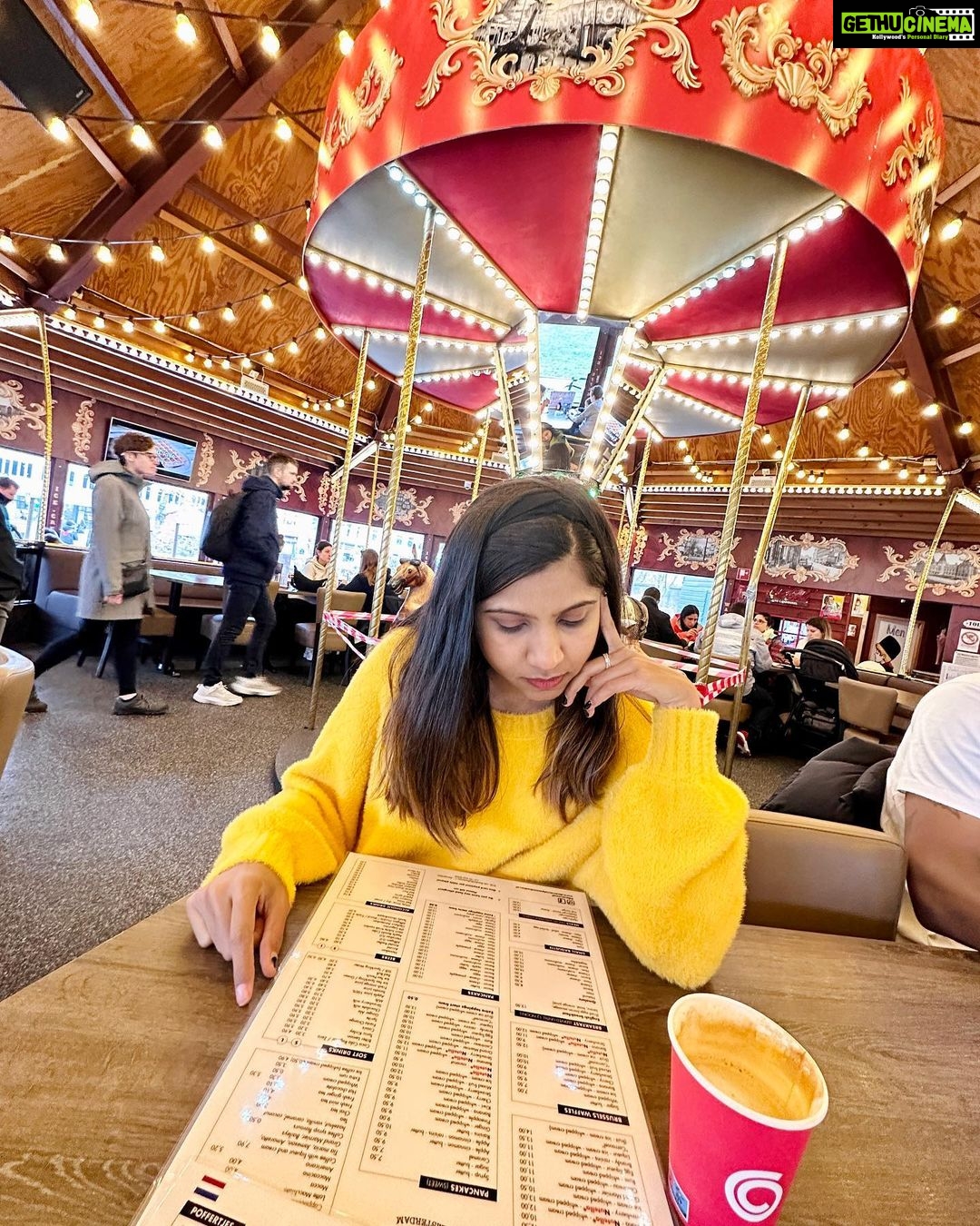 Shraddha Dangar Instagram - Carrousel and Dutch pancakes (Poffertjes) 🥞🫠 . . . . . . . . . . . . . . . . . . . . . . . . . . #amsterdam #amstergram #amsterdam🇳🇱 #ams #amsterdamcity #amsterdammer #pancakes #dutch #dutchpancakes #amsterdamworld #amsterdam_streets De Carrousel Pannenkoeken