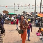 Shraddha Dangar Instagram - Banaras 🔱 यहा की ख़ूबसूरती में सब भूल गए, बस महादेव का नाम जपते …. हम गंगा के सारे घाट घूम गए । . #solotrip #banaras
