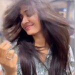 Shraddha Dangar Instagram - Can you guess the place? Where your hair behaves more dramatic than rakhi sawant!!!!!? 🤓 - wrong answers only