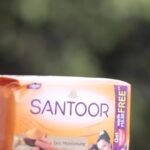 Shraddha Dangar Instagram - Indulge in the Beauty benefits of turmeric and sandalwood with Santoor. Santoor has a rich history across three decades, and millions of women have embraced it for their skin care needs. જો તમને પણ ગ્લોઇંગ, રેડિયન્ટ અને સ્મૂથ સ્કિન જોઈતી હોય પણ મોસિશ્ચ્યુરાઇસીંગ અને એક ગજબ ની ફ્રેગ્રન્સ સાથે. Here’s my reason for being a loyal consumer of Santoor. What’s yours? And, if you haven’t tried it yet, you should today! Purchase now : https://www.amazon.in/stores/page/E570659A-EE83-444A-8C00-F215D2B8E6A9?channel=Gujarat_JFM Shot by @rohin_photographer Managed by @fatctalents #santoor #allnewsantoor #SantoorStayYoung #sandalturmeric