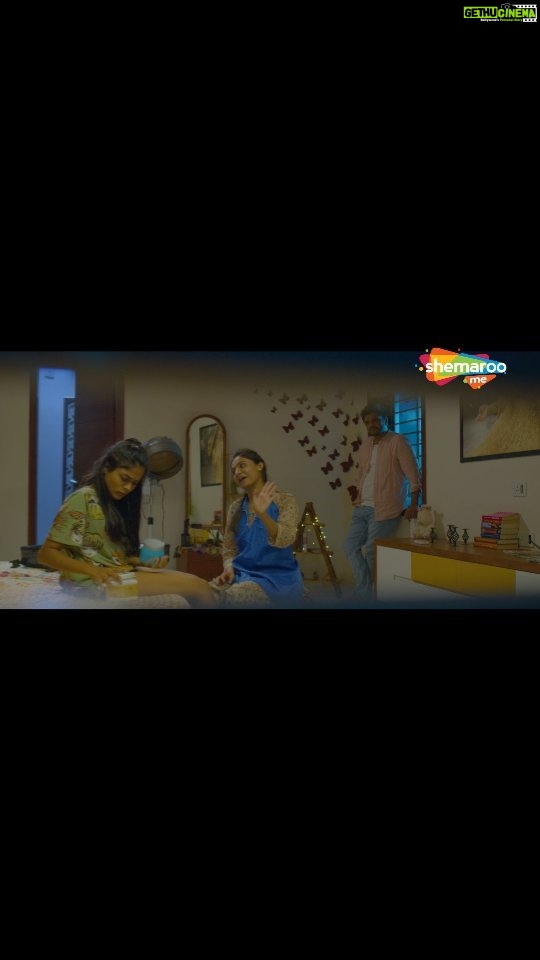 Shraddha Dangar Instagram - બ્યુટીપાર્લરવાળા બેનને સર્જનહાર કહીયે તો કંઈ ખોટું નથી જુઓ #WebSeries #WhatTheFafda @ShemarooMe એપ પર આપેલી લિન્ક પરથી ડાઉનલોડ અને સબ્સ્ક્રાઇબ કરો @ShemarooMe એપ (Link in Bio) @viraj_ghelani @thatkushalmistry @arjunnn_srivastava @reeva.rachh @niilampaanchal @nayan.bean @sanchipeswani @nileshparmar5126 @rajan_thakar @pratikgandhiofficial @baba_saango @bhaminioza @jhinalbelani @bhumikabarot19 @vishranisunil @tdarshan @iampremgadhavi @whoparthyo @dhruvinnkumar @avanimodiofficial @manandave247 @maira_doshi @shraddhadangar_official @ujjvaldave @thejayeshmore @kaushambibhattofficial @tikutalsania @themaulikchauhan @rraval44 @myrjcharmy @heena_jaikishan @dishoops7 @avanimodiofficial @prarthidholakia @ravi25_12 @ishanipdave @darshan_paandya . . . @randomiya @PareshDave @kushalz @punit_dave__ @kunalmistry_ @rajesh_filmcrafting @keyu_shah_ @shraddhabilwal @jesilpatel @vivek_patne @hiren_edit vijayp.anchal @_.joel_khethavath._ @anavran_niralishah @maheshsoneji @atharvasanjayjoshi @swaggytherapper @jitunayi @sneak.peekssss @ranjit_foley @bombaystoryhouse @vibranthuesofficial @dhruv_bharadva @aarzu_2004 @k.ishuu @ajaybalavantpadariya @Its_devanshhh @chandnii.sonii @sunny_patel1702 @shahwishwa @numbpops @heli_official_ @thakrarzeel @imsohamnail @nair_ishaa @sattyajitgazmer @bombaystoryhouse . . . @ShemarooMe @ShemarooGuj