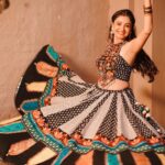 Shraddha Dangar Instagram – “Dil ma bawaal” bolo kevu lagyu song?? Na joyu hoi to jaldi joi lo
#linkinbio 
.
@rajdeepchatterjeeofficial 
@unitedwhiteflag 
@veebhutipatel 
.
Wearing @_vulcal_