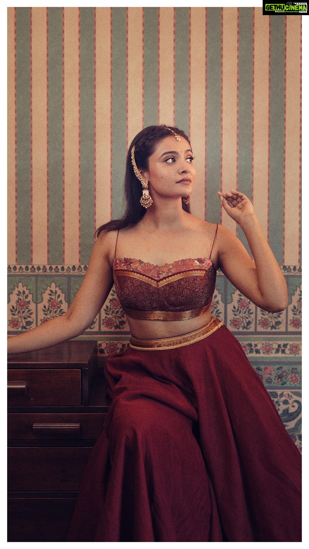 Shraddha Dangar Instagram - Wearing @jiviva_ @copper_art_jewellery