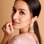 Shraddha Kapoor Instagram – Dussehra hai, dus mithaiyan toh khaani banti hain na??? 😋🤭
