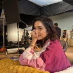 Shraddha Kapoor Instagram - Kuch nahi vro… set pe hoon isliye ☺️😊🙃