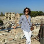 Shraddha Srinath Instagram - I could have bought at least 2 more kilos of Turkish delights but did I listen to my inner voice???? Do I ever??? Photos 1,4,5,6 and 8 taken by @sapnasrinathtravels Photo #2 by my niece Photo #3 by @rama.srinath Türkiye
