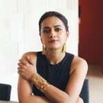 Shraddha Srinath Instagram - For #Irugapatru promotions Photograph by @tarunkoliyot Wearing @houseofthreestudio Jewellery @papapants at @t.tattle Styled by @sapnapius Make up @purpleparrot.makeup Hair @kammarishivarajchary Assisted by @shivu.bm.549 Managed by @vidhyaabreddy