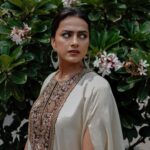 Shraddha Srinath Instagram - Shot by @nikileshwar Outfit @prishostore @dipublicrelations Jewels @sachdeva.ritika Stylist @shreejarajgopal Make up @purpleparrot.makeup Hair @priyahairandmakeup_ Assisted by @shivu.bm.549 Managed by @vidhyaabreddy