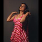 Shraddha Srinath Instagram - For #Irugapatru promotions Shot by @tarunkoliyot Outfit @pinkcitybysarika Earrings @sangeetaboochra Styled by @shreejarajgopal Make up @purpleparrot.makeup Hair @priyahairandmakeup_ Assisted by @shivu.bm.549 Managed by @vidhyaabreddy