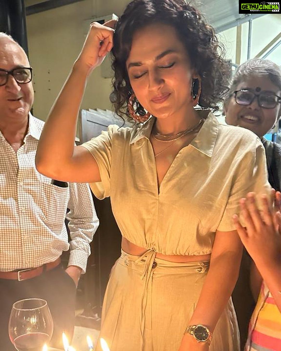 Shraddha Srinath Instagram - 29.09.23. Spent the day with my family and friends and celebrated myself. Stayed away from social media (and it was the easiest thing to do). Grateful for each and everyone who was there, for every text and call, for every message I received on my social media and for this amazing Matilda cake by @bakesbysudha and the cake topper π it was everything I could have asked for. Trippy Goat Cafe