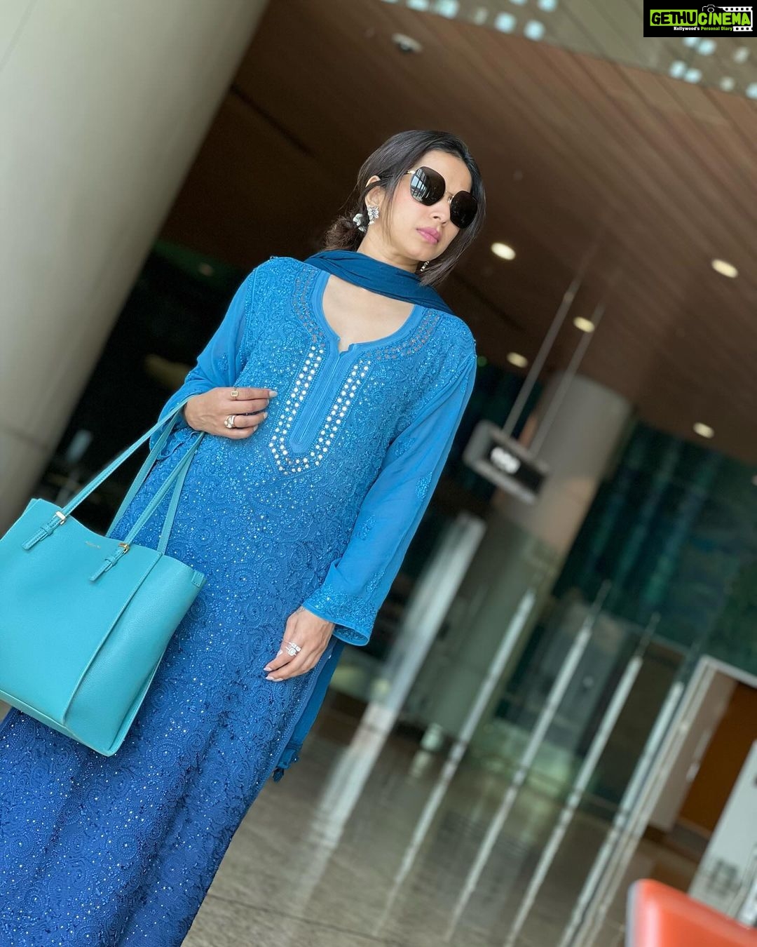 Shreya Bugde Instagram - तेरे बिन सानु सोह्निया कोई होर नहियो लभना….. My feelings exactly every time at the airport…..😉🙈🥰 Chatrapati Shivaji Maharaj international airport T2-terminal India