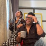 Shreya Bugde Instagram - Happy birthday @badrikekushal तुझी अलंकारीक भाषेतली आयुष्याची philosophy आणि तुझे टुकार jokes , मी कितीही bore झाले तरी आयुष्यभर ऎकत राहेन न कंटाळता ... I promise!!!) …. .....तुझ्यासारखा मित्र कोणालाही मिळू नये! 😘🤗❤️😉 #ifykyk😬
