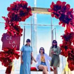 Shreya Bugde Instagram - CE LA VIE❤️….. …..mentally here ! 🙈 My best weekend memory #thisislife #dubaiholidays #throwback Miss you both : @tejalkm @zinpritha 😘😘😘