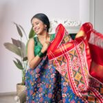 Shreya Bugde Instagram – बयां कैसे करे 
उसकी सादगी को हम ,
परदानशीं थे हमी से 
और निगाहें भी हमीं पर थी ……🤍
.
.
.
For:  @aartexpo 
@aartexpo presents handloom designers & weavers exhibition & sale.
Date :1st, 2nd and 3rd June 2023, showcasing sustainable & eco-friendly products of artisans, weavers & designers from all over India.
Venue : Valecha Hall, Juhu.
Time : 10:30am to 8pm
Do visit us !

Saree : @lajushaparia 
📸: @rachitvoraphotography