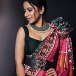 Shreya Bugde Instagram - “To me clothing is a form of self expression, there are hints about who you are in what you wear.” - Marc Jacobs For: @aartexpo @aartexpo presents handloom designers & weavers exhibition & sale. Date :1st, 2nd and 3rd June 2023, showcasing sustainable & eco-friendly products of artisans, weavers & designers from all over India. Venue : Valecha Hall, Juhu. Time : 10:30am to 8pm Do visit us ! Saree: @lajushaparia 📸: @rachitvoraphotography RV Studio