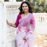 Shreya Bugde Instagram - 🌸🌸🌸 For : @sapat_parivar 📸 : @ajitpendsephotography