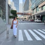Shreya Bugde Instagram - Stepped out ….took a stroll & then took some pictures too & at lunch stuffed ourselves with some Chrispy shitake salad , Marinated lamb rack , pistachio crusted baby chicken, shoyu chillian sea bass , nigiri, squid kara age & finished it with some Tira’miso & world’s best Vanilla peanut Mille-feuille for desserts! @clapdxb has my heart ❤️💃🕺🏻 PS : sorry people for for spamming your feed 🙈 Clap Dubai