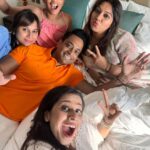Shreya Bugde Instagram - Friends ,Sun, Sand & Sea ….that sounds like summer to me ….. … 🌊 ☀️ 🩱🍹 🐚🌈☕️🍻🥂🍾🧉 💃 🕺🏻
