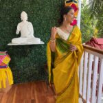 Shreya Bugde Instagram – दिवाळी पाडवा !!!🌼🌸✨🧿