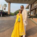 Shreya Bugde Instagram - Khushiyonwali Diwali 🌟🌟🌟 @tejalkm @nutanbugde @arunbugde ♥️♥️♥️ Meet my folks! 😘😘 🧿🧿🧿🧿