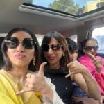 Shreya Bugde Instagram - Khushiyonwali Diwali 🌟🌟🌟 @tejalkm @nutanbugde @arunbugde ♥️♥️♥️ Meet my folks! 😘😘 🧿🧿🧿🧿