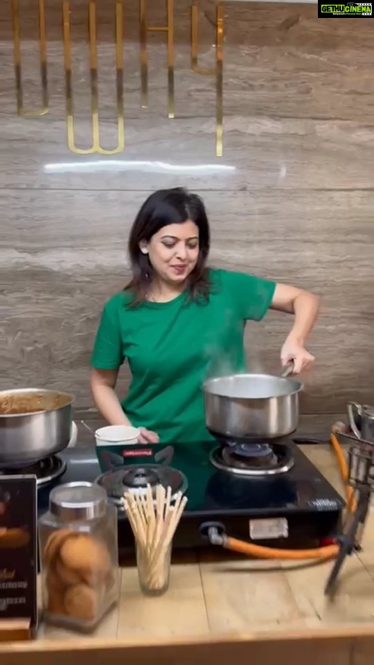 Shreyas Talpade Instagram - Wherever in the world she travels, she makes her own chai. Love you @deeptitalpade
