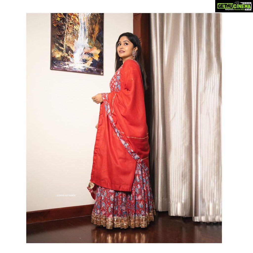 Shritha Sivadas Instagram - 🌹 📸; @ashkaralihamza_official MUAH : @jo_makeup_artist Styling: @stylestoriesbypriyanka #instagram #instagood #instadaily #photooftheday Chennai, India