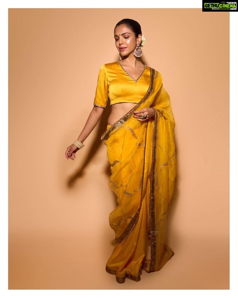 Shriya Pilgaonkar Instagram - Painted my own canvas 💫 Just taking a minute to appreciate my makeup skills.🙃😋 @makeupandhairbyshruti ,I’m a good student na 🤓🌻 Wearing @raw_mango Earrings @curiocottagejewelry Images @palashsverma Styled by @bombaebyaisha Hair by @darshana.mule #Saree #Rawmango #Diwali #Ootd #Indian #Traditional #stylefile #ShriyaPilgaonkar #Yellow